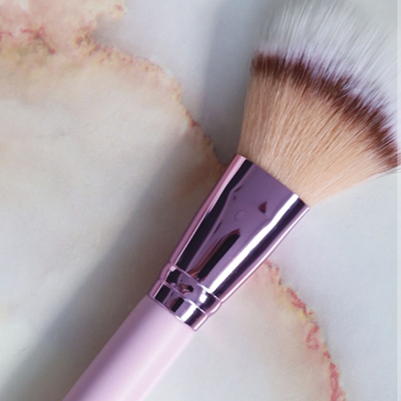Half Caked In Bloom Blush and Duo Fiber Brush Set in shade Freshly Squeezed - Picture 4 of 12